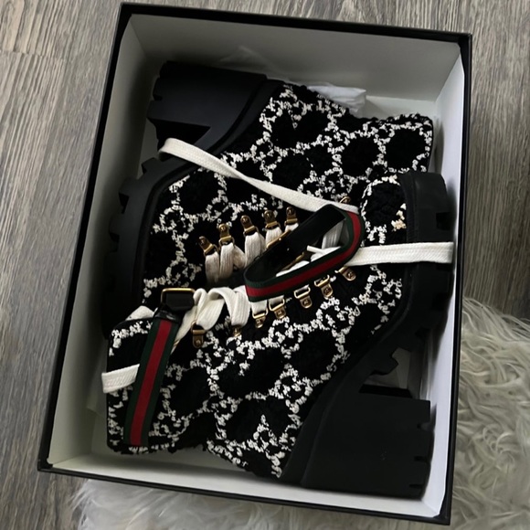 Gucci tweed boots - Picture 2 of 8